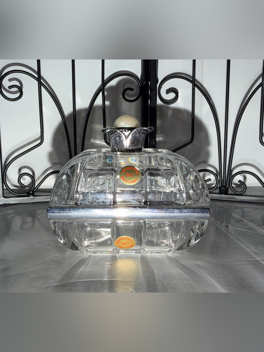 Lenox vintage glass trinket box - Picture 10 of 12